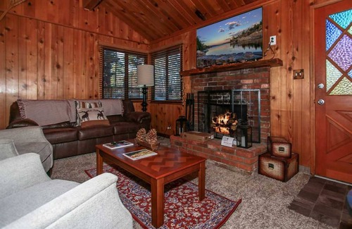 Upper Moonridge House | 67 m² House ∙ 2 bedrooms ∙ 3 guests