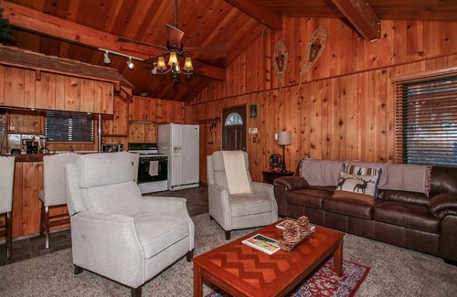 Upper Moonridge House | 67 m² House ∙ 2 bedrooms ∙ 3 guests