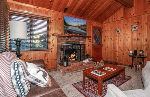 Upper Moonridge House | 67 m² House ∙ 2 bedrooms ∙ 3 guests