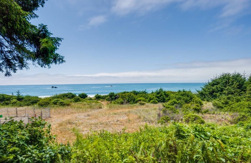 Smith River Cottage | 69 m² Cabin ∙ 2 bedrooms ∙ 6 guests