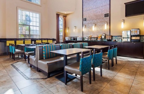 Five Points Northeast Hotel | 70 m² Hotel ∙ 127 guests