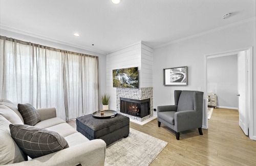 Huntington Beach Condo | 71 m² Condo ∙ 1 bedroom ∙ 2 guests