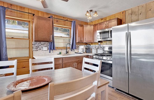 Patton Cabin | 76 m² Cabin ∙ 2 bedrooms ∙ 10 guests