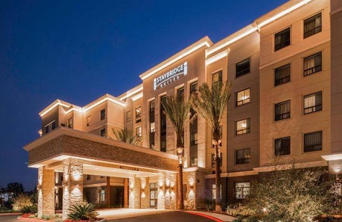 Tustin Hotel | 79 m² Hotel ∙ 2 bedrooms ∙ 127 guests