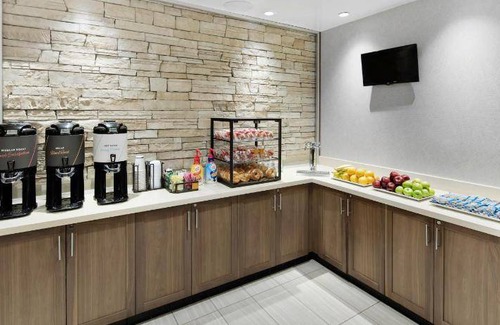 Tustin Hotel | 79 m² Hotel ∙ 2 bedrooms ∙ 127 guests
