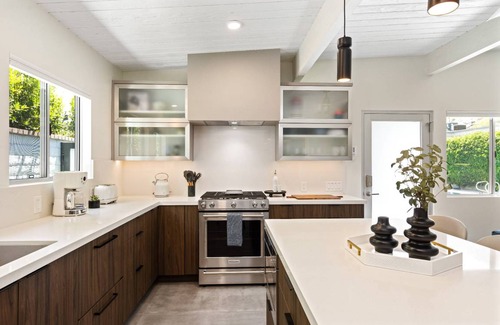 Historic Tennis Club Condo | 79 m² Condo ∙ 1 bedroom ∙ 2 guests