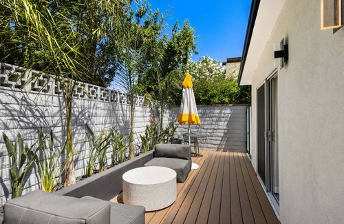 Historic Tennis Club Condo | 79 m² Condo ∙ 1 bedroom ∙ 2 guests