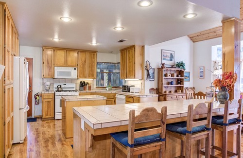 North Wawona Cabin | (7N) Miller's Landing at The Redwoods In Yosemite