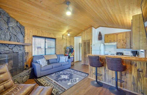 Sugarloaf Cabin | 8 Mi to Big Bear Lake: Cozy Cabin w/Trail Access