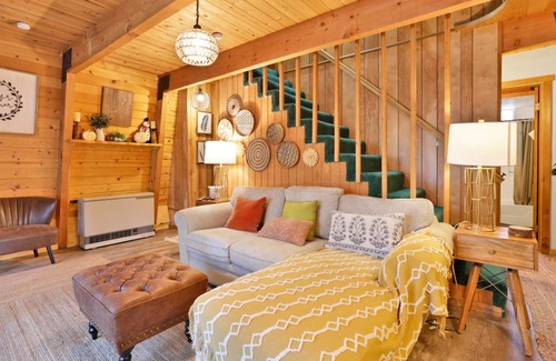 Summit Estates Cabin | 83 m² Cabin ∙ 2 bedrooms ∙ 5 guests