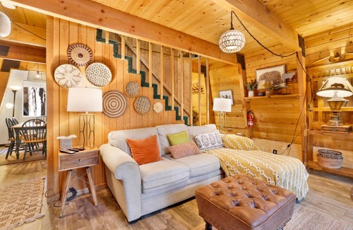 Summit Estates Cabin | 83 m² Cabin ∙ 2 bedrooms ∙ 5 guests