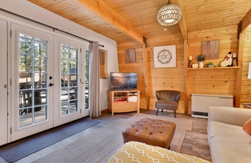 Summit Estates Cabin | 83 m² Cabin ∙ 2 bedrooms ∙ 5 guests