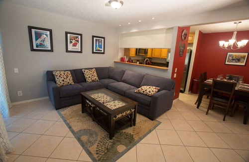 Hermosa Village Condo | 86 m² Condo ∙ 2 bedrooms ∙ 7 guests