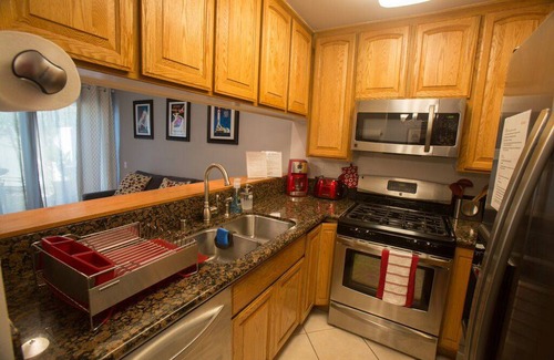 Hermosa Village Condo | 86 m² Condo ∙ 2 bedrooms ∙ 7 guests