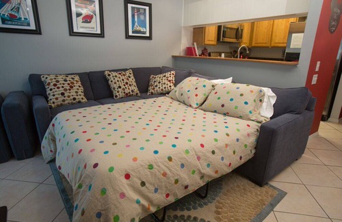 Hermosa Village Condo | 86 m² Condo ∙ 2 bedrooms ∙ 7 guests