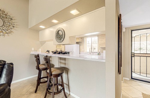 Palm Desert Condo | 87 m² Condo ∙ 2 bedrooms ∙ 4 guests