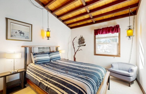 Olympic Valley Condo | 88 m² Condo ∙ 2 bedrooms ∙ 8 guests