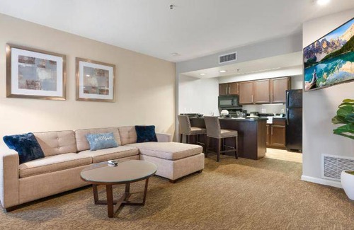 Brea Hotel | 88 m² Hotel ∙ 2 bedrooms ∙ 127 guests