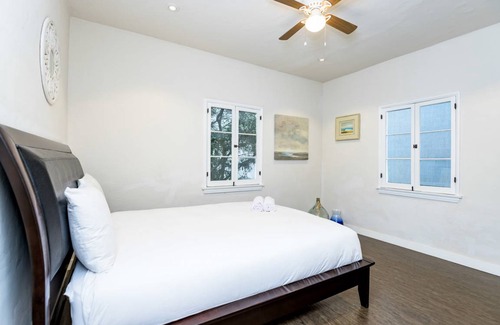 Beverly Hills Apartment | 93 m² Apartment ∙ 2 bedrooms ∙ 4 guests