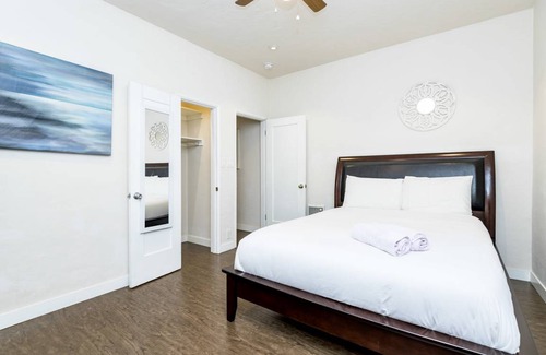 Beverly Hills Apartment | 93 m² Apartment ∙ 2 bedrooms ∙ 4 guests