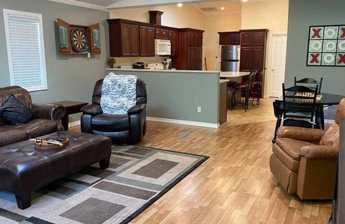 Crescent City Apartment | 93 m² Apartment ∙ 1 bedroom ∙ 4 guests