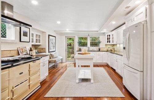 University South Bed & Breakfast | 93 m² Bed and breakfast ∙ 4 bedrooms ∙ 9 guests