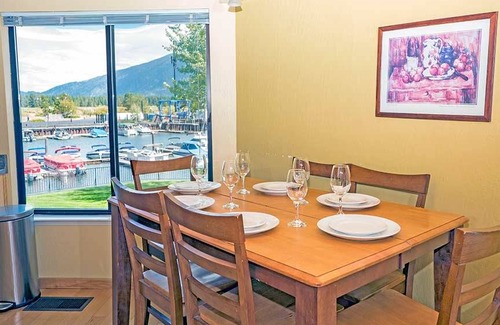 Tahoe Keys Condo | 93 m² Condo ∙ 1 bedroom ∙ 2 guests