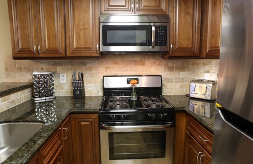 Hermosa Village Condo | 93 m² Condo ∙ 2 bedrooms ∙ 7 guests
