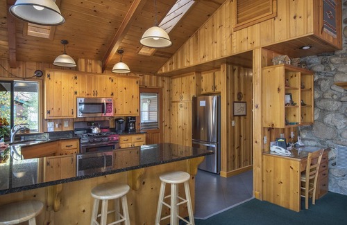 North Wawona Cabin | (93R) Deer Lodge at The Redwoods In Yosemite