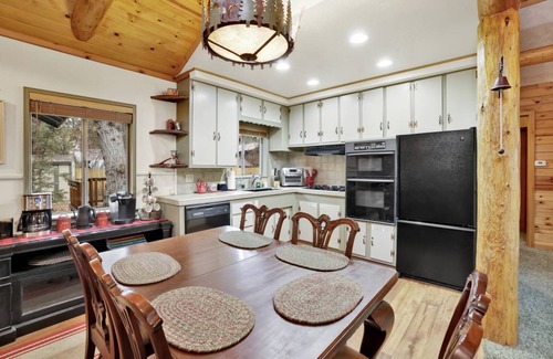 Boulder Bay Cabin | 94 m² Cabin ∙ 2 bedrooms ∙ 4 guests