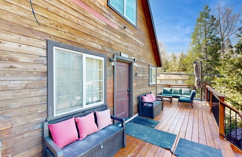 Cedar Glen Cabin | 95 m² Cabin ∙ 2 bedrooms ∙ 6 guests