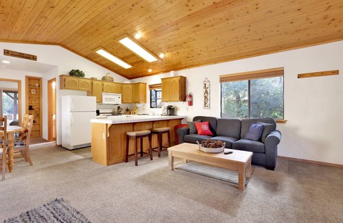 Fox Farm Cabin | 97 m² Cabin ∙ 2 bedrooms ∙ 6 guests