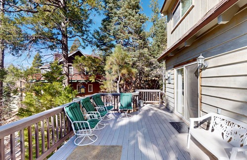 Lake Arrowhead Cabin | 97 m² Cabin ∙ 3 bedrooms ∙ 5 guests