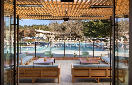 Montgomery Village Hotel | 99 m² Hotel ∙ 127 guests