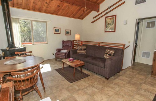 Big Bear City House | 99 m² House ∙ 3 bedrooms ∙ 6 guests