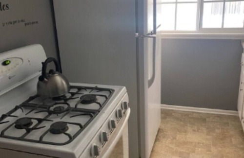 Mid City Apartment | A cozy hideaway, in a central located a half a block from grocer