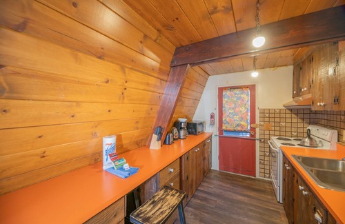 Big Bear City House | A-Frame of Mind - Wood Stove Fireplace, Deck, Barbecue