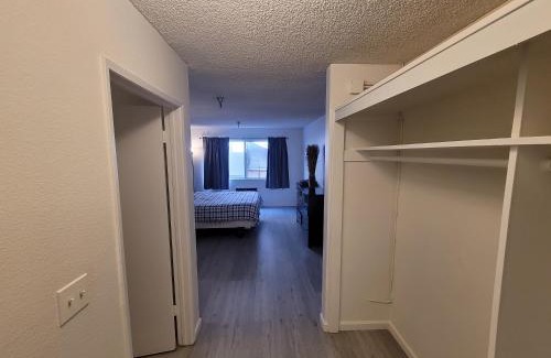 Pico - Robertson Hotel | (A13) Cozy 1 Bedroom Studio with Private Bath