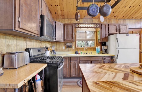 Big Bear City Cabin | Above it All Retreat Cottage at Big Bear Lake