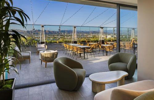 Carthay Circle Hotel | AC Hotel by Marriott Beverly Hills