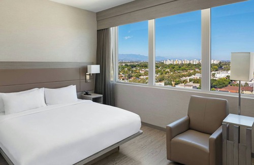 Carthay Circle Hotel | AC Hotel by Marriott Beverly Hills