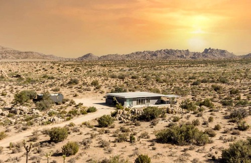 Pioneertown Other | Accommodation ∙ 2 bedrooms ∙ 4 guests