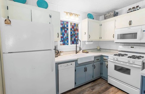 Big Bear City House | Aerobear Den Fenced Pup Friendly Spa
