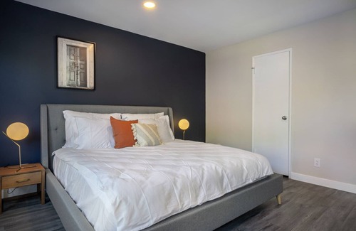 Marina Peninsula Apartment | Airy Marina del Rey 1BR, by beach, bars & shops, by Blueground