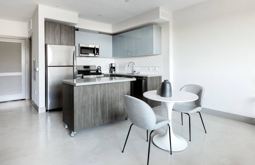 Mid-Wilshire Apartment | Airy Mid-Wilshire 1BR w/ Pool + Gym + Spa, near to S La Brea, by Blueground