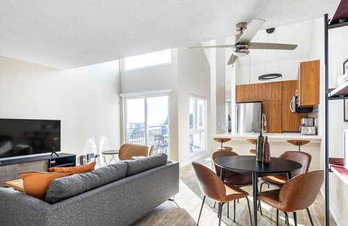 South Redondo Apartment | Airy Redondo Beach 2BR Loft w/Pool, Gym, steps to Beach, by Blueground