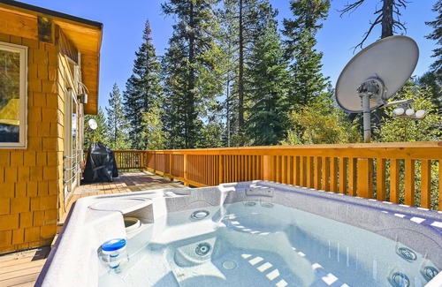 Alpine Meadows House | Alpine Adventure by Tahoe Getaways - Ski Shuttle, Hot Tub + Pet Friendly
