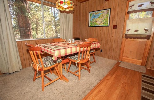 Upper Moonridge House | Alpine Haus by Big Bear Cool Cabins