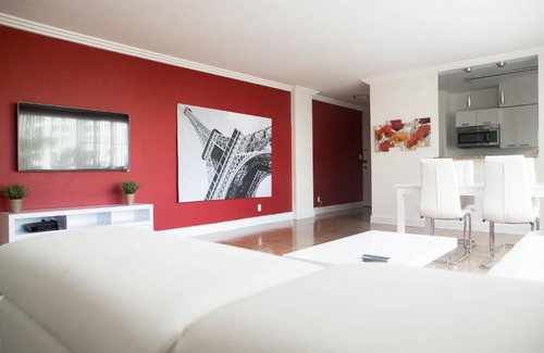 La Brea Apartment | Amazing 2bed/2 bath near the Grove