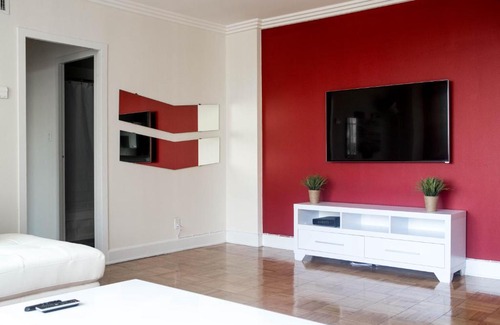 La Brea Apartment | Amazing 2bed/2 bath near the Grove